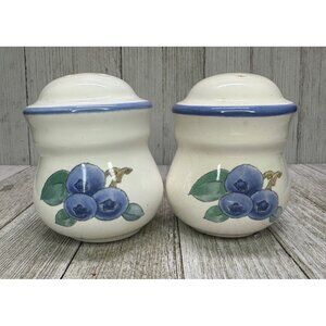 Vtg Pfaltzgraff Salt and Pepper Shakers Ceramic White Blueberry Floral 3.5" Set